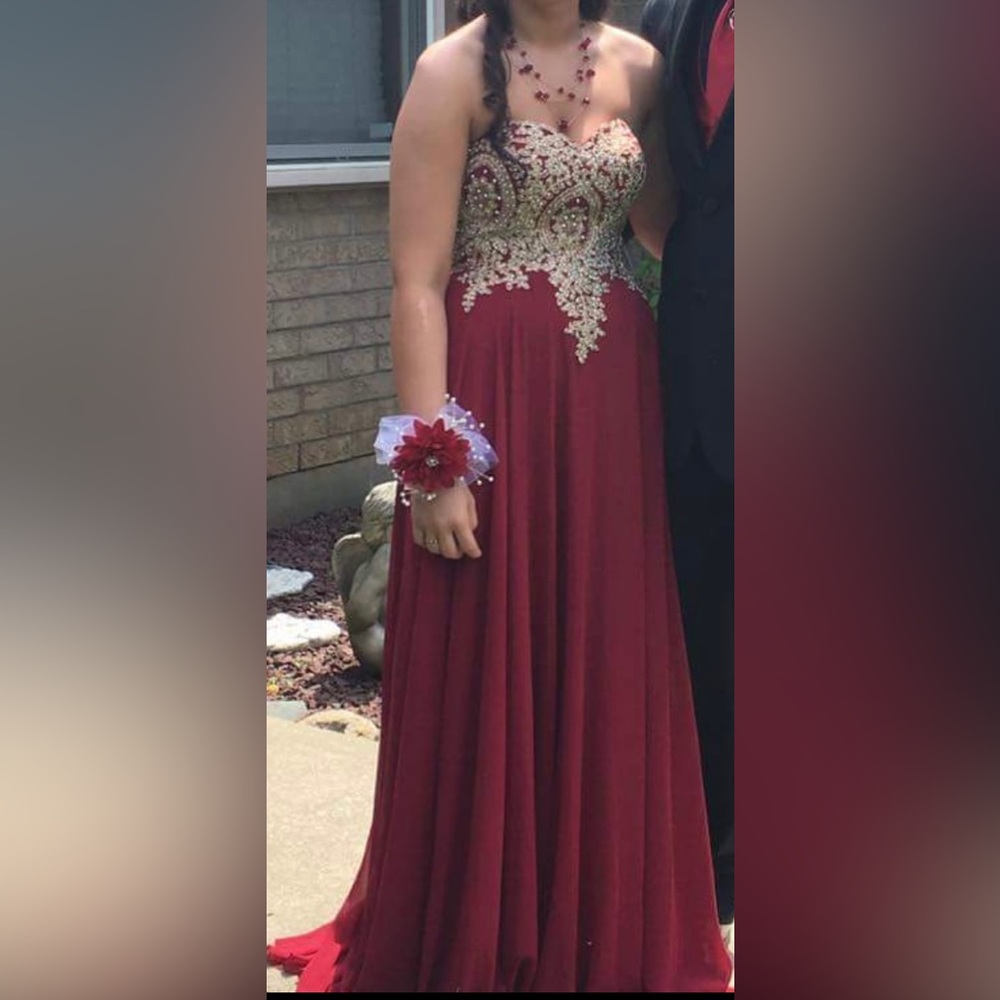Maroon Size Small Prom Dress